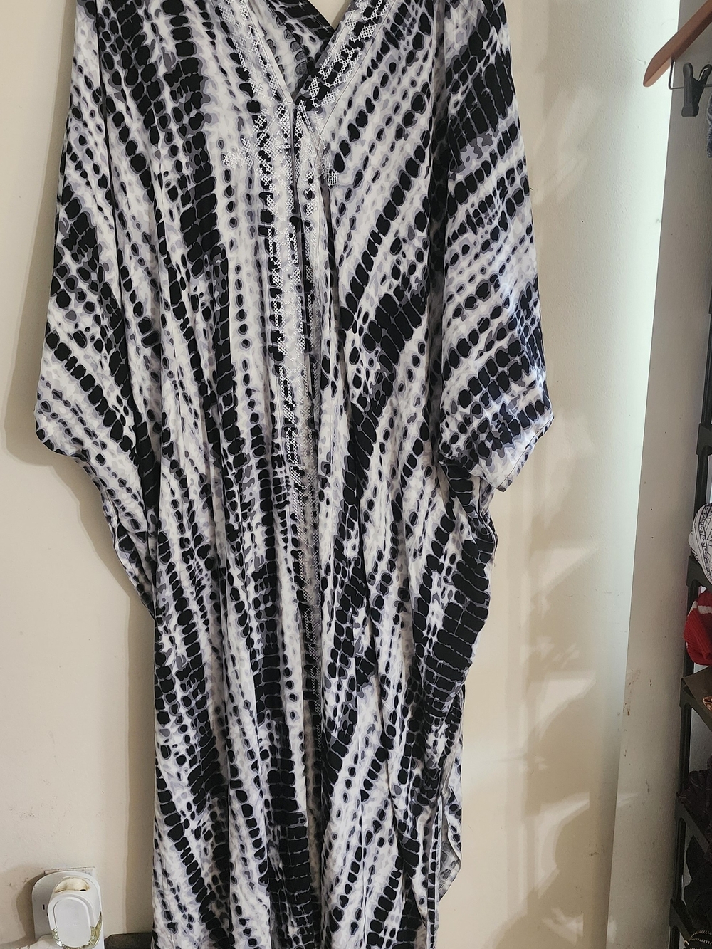 Black and White Tie-Dye Kaftan/Cover-Up with Embroidered Detail
